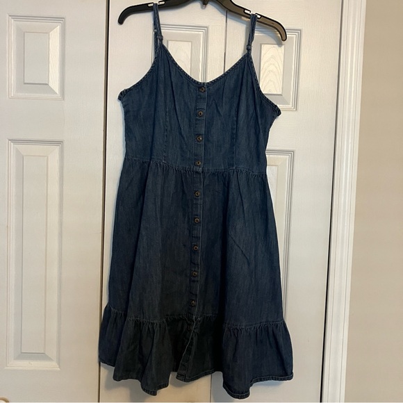Universal Thread Dresses & Skirts - Universal Thread Target XL Denim Blue Jean Button Front Midi Dress